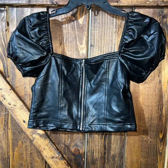 7 For All Mankind Black Faux Leather Crop Top - Picture 5 of 5